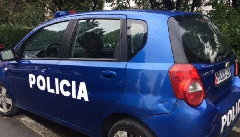 “ÇMENDET” 42-VJEÇARI NË SARANDË/ Dhunon bashkëshorten dhe e kanos me thikë, arrestohet nga policia