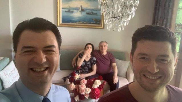 E TRISHTË/ Ditë zie për Bashën, kryedemokrati humb të atin