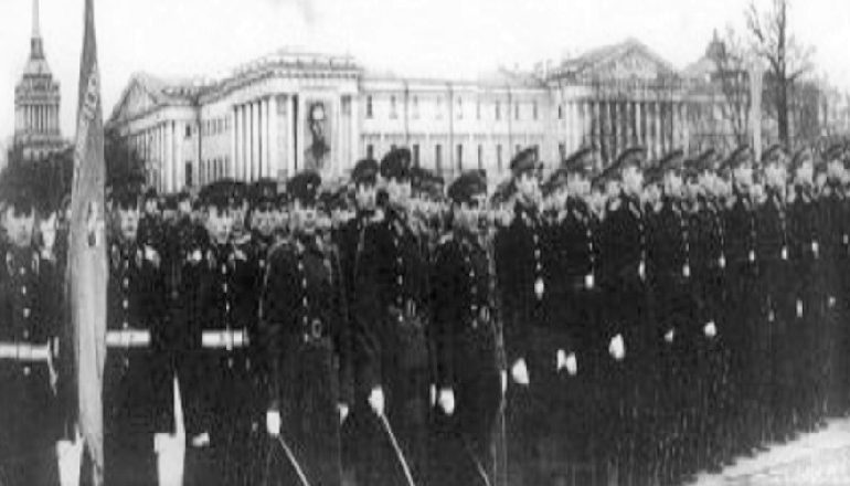 DOSSIER/ Raporti “Tepër sekret”: “Nënkoloneli rumun, Birçak, më tha se ju shqiptarët nuk e dini se Enver Hoxha, ka mbajtur…”