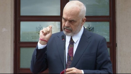 “ÇMIMI MË I LIRË SE NË 2013″/ Rama: Shqipëria prodhon naftë të rëndë që shitet për nënprodukte, jo për makina