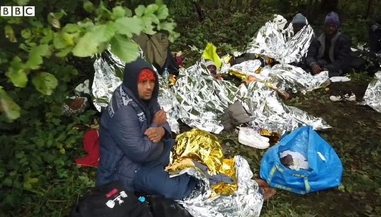 POLONIA MIRATON LIGJIN/ Emigrantët nuk do lejohen të kërkojnë as azil politik