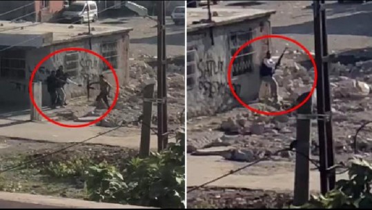 SKENË SI NË FILMA/ Përplasje me armë mes dy fiseve, dalin me kallashnikov në rrugë dhe sulmojnë njëri-tjetrin (VIDEO)