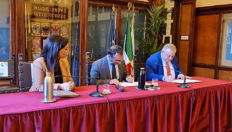 DIPLOMAT E DYFISHTA TË DOKTORATURËS/ Firmoset marrëveshja mes Universitetit të Mjekësisë Tiranë dhe Universitetit të Bolonjës