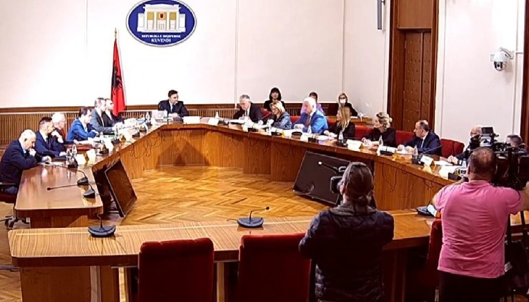 KOMISIONI HETIMOR PËR 25 PRILLIN/ PS-PD “debate të ashpra” për rendin e ditës dhe rregulloren