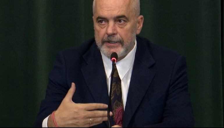“NUK GJEN NJË COPË LETËR”/ Rama i kërkon kryebashkiakve të ndjekin shembullin e Lezhës: Ka buxhetin më të madh…