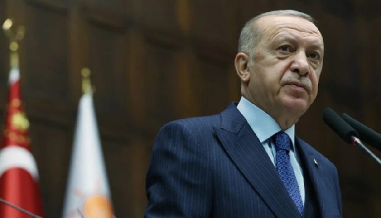 “KËTO LEVIZJE…”/ Kritikët e Erdoganit: Kërkesa për dëbimin e diplomatëve, shpërqendrim nga problemet e…