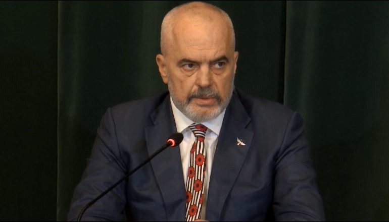 “NUMRI I TË PUNËSUARVE, SA NJË…”/ Rama: Bashkia Kavajë kampione për humbjet! Abuzimin më të madh e bëjnë…
