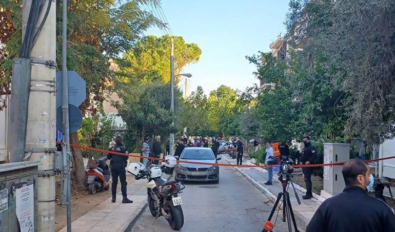 KRIMI TRONDITËS NË GREQI/ Vetëdorëzohet në polici 20-vjeçari që masakroi për vdekje të ëmën