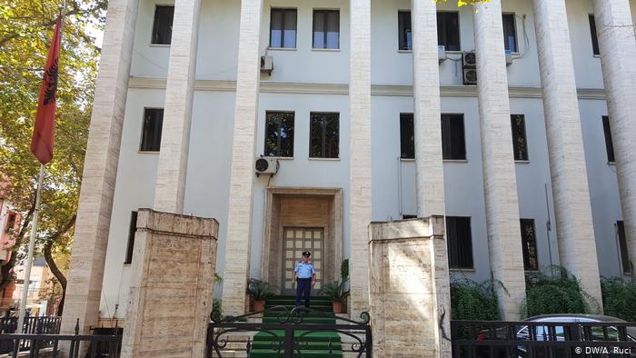 GJYKATA E LARTË KA 36 MIJË DOSJE/ 18 mijë dosje për çështje divorci, 12 mijë padi ndaj shtetit