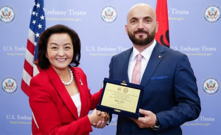 PROFILI/ Nga shkollimi, deri te vlerësimi nga ambasadorja Kim. Kush është drejtori I RI i Policisë së Shtetit