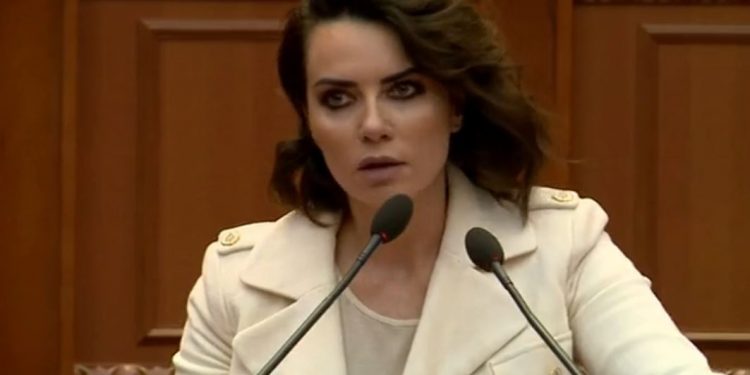 HABIT Grida Duma, sulmon Ramën me poezinë që Agolli e shkruajti për Sali Berishën