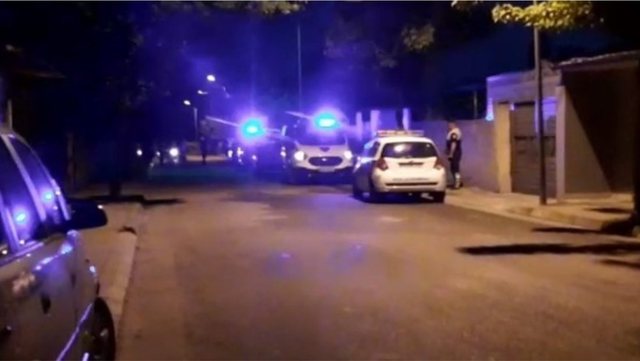 IKU ME VRAP PAS BRESHËRIT TË PLUMBAVE/ Kush është i mbijetuari i atentatit në Elbasan (EMRI)