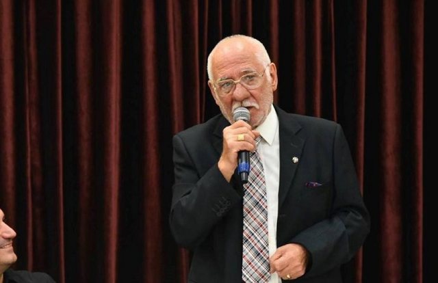 “VAKSINOHU…”/ APELI i fortë i Reshat Arbanës: T’i ruajmë njerëzit e zemrës nga virusi i rrezikshëm