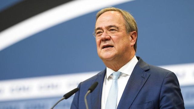 HUMBI NË ZGJEDHJE/ Pasardhësi i Angela Merkel ofron dorëheqjen
