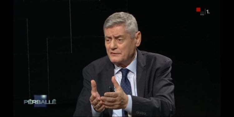 ÇUDIT Dashamir Shehi: Na keni çarë dërrasat me moral! Të huajt e dinë mirë se kush…