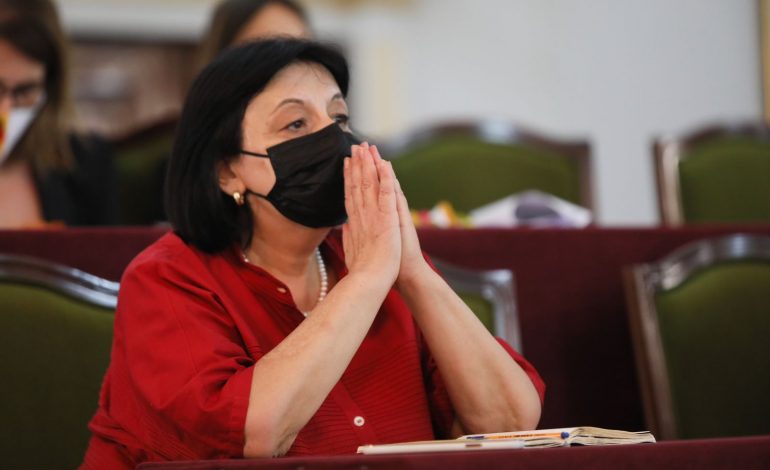VAKSINIMI/ Silva Bino: Llogaritë janë të qarta, ja sa % e moshave mbi 18 vjeç kanë marrë dozën e parë të vaksinës