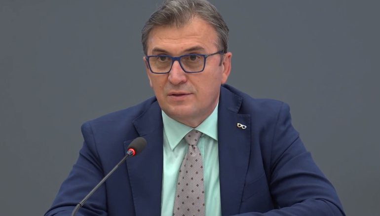 “DELTA NUK E KA…”/ Brataj: Vaksina kundër gripit dhe COVID mund të bëhen njëra pas tjetrës