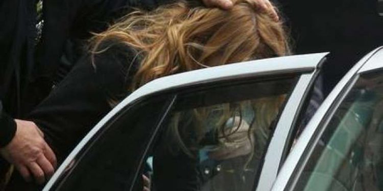 PROSTITUCION NË DURRËS/ Policia arreston 2 femra, bien në pranga edhe 2 persona të tjerë