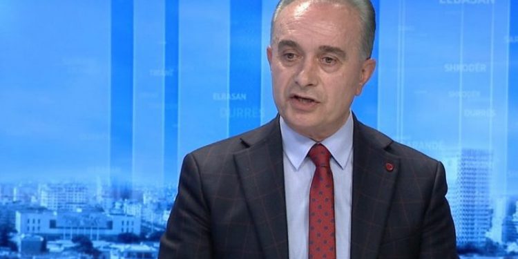 SHKARKOHET LUAN BAÇI SI KRYETAR I DEGËS SË PD NË FIER/ Ja kush emërohet në vend të tij