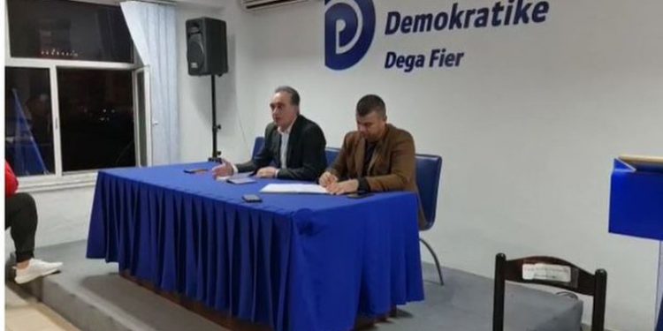 PAS SHKARKIMIT/ Flet Luan Baçi: Biseda ime 10 minutëshe me Lulzim Bashën