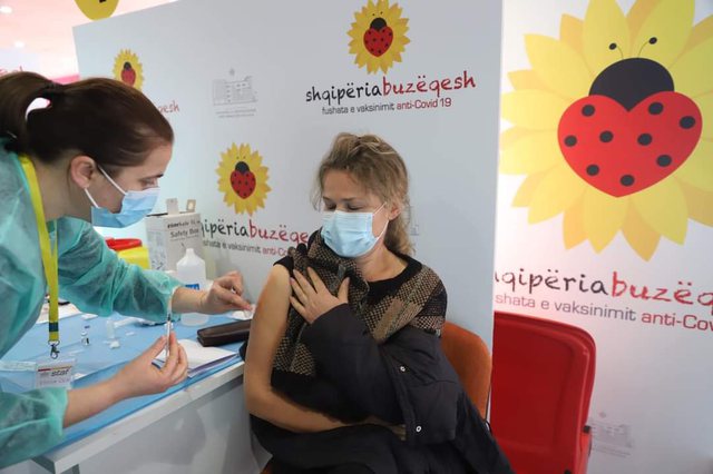 KENI PLANE TË UDHËTONI DREJT SHBA? Merret vendimi për të vaksinuarit me Sinovac dhe Sinopharm