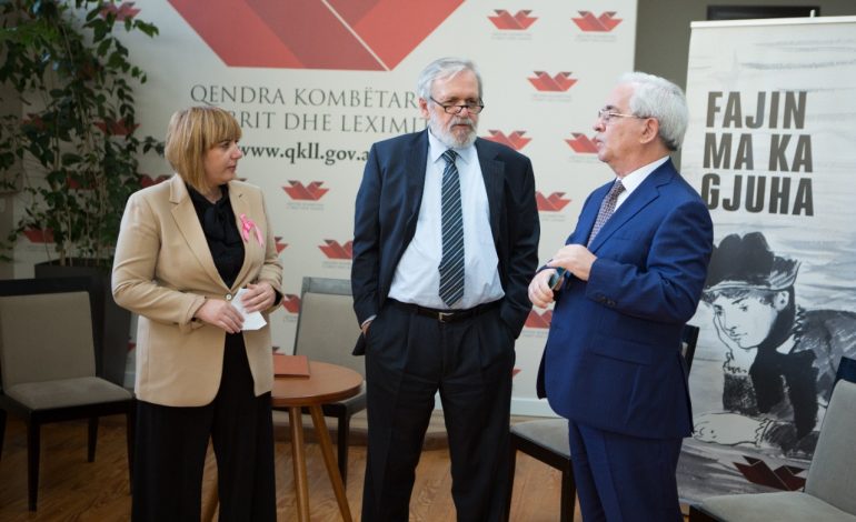 Gjuha bashkon dy akademitë e shkencave të Shqipërisë dhe Kosovës në QKLL