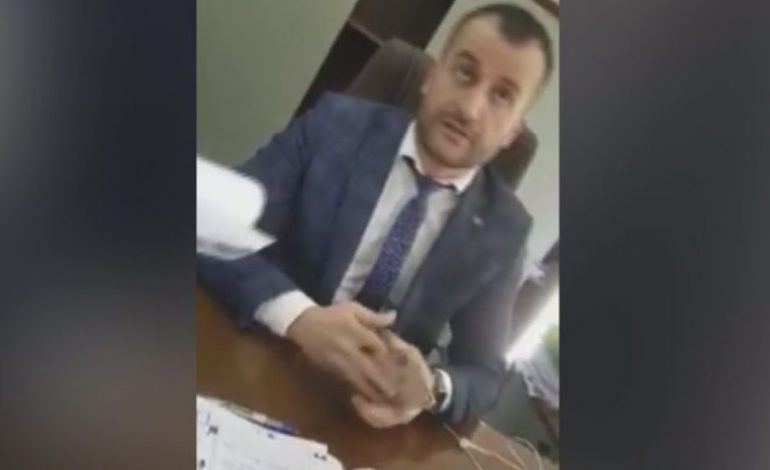 ME 60 MIJË EURO NË SHTËPI DHE DOKUMENTA…/ Arrestohet ish-kreu i Kadastrës në Vlorë