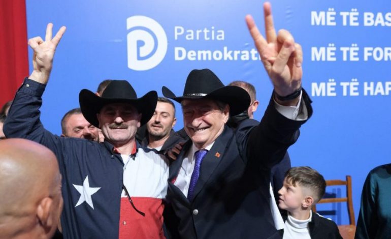 NDODH DHE KJO/ Një “cowboy” i bashkohet Foltoreve, Berisha: Ka ardhur nga Teksasi kastile për mua!