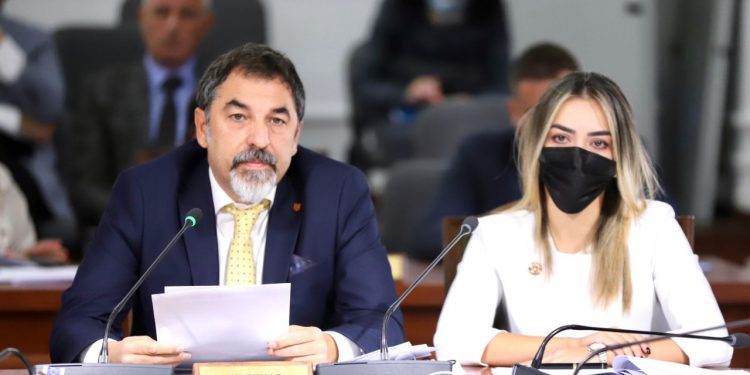 SHAÇBA KTHEHET NË AGJENSI TË MBIKËQYRJES/ Çuçi shpjegon projektligjin e ri