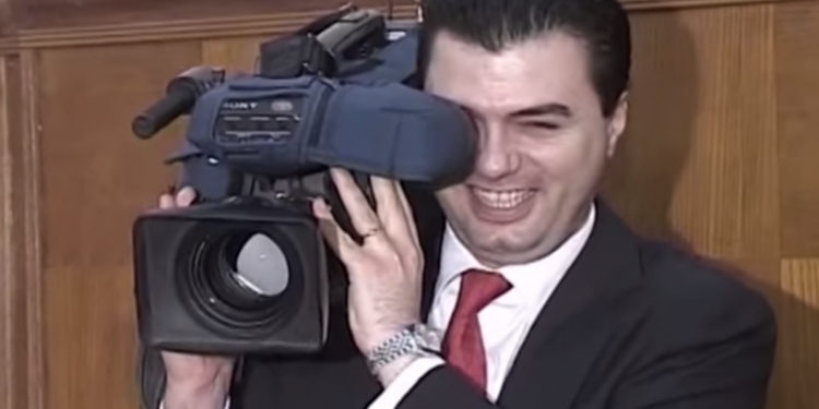 VIDEO-SKANDALI NË PD/ Basha përgjon deputetët e tij, Grida Duma: Mbledhjet brenda janë të regjistruara