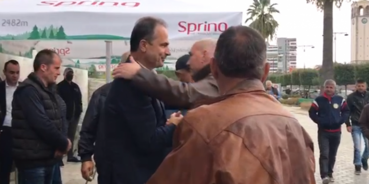 “FOLTORJA” NË ELBASAN/ Luçiano Boçi i bashkohet BERISHËS. Ja momenti kur…