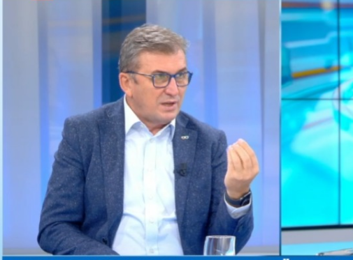 GRUMBULLIMI NË STADIUM/ Brataj: 22 mijë tifozët më pak të rriskuar se studentët në auditore, masat janë në fuqi