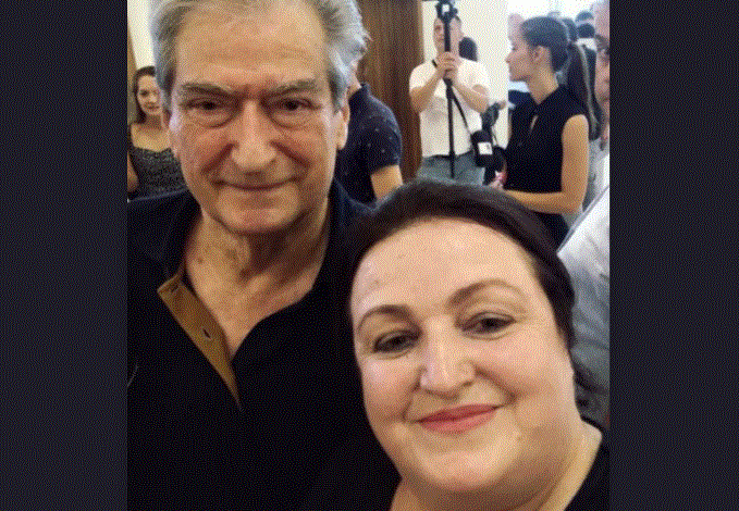 “I BARDHË SI BORA…”/ Fansja e Berishës poezi prekëse për Bashën: Në shekuj do mbetesh flori se nuk tretesh o lider
