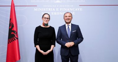 KLIMA E BIZNESIT NË SHQIPËRI/ Ministrja e re e Financave merr “5 porosi” nga Soreca