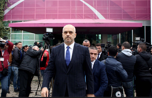 SITUATA POLITIKE/ Rama mbledh nesër në 08:00 Kryesinë e PS, ja axhenda e takimit