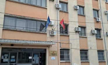 TË DYSHUAR PËR KORRUPSION/ Lihen në burg dy punonjësit e burgut të Reçit në Shkodër