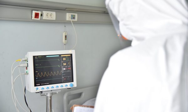COVID-19/ Stabilizohet situata në Kosovë, në spitale të shtruar 59 pacientë