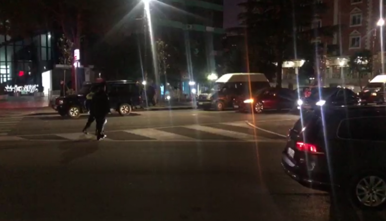 AKSIDENT NË LEZHË/ Trajleri përplas motoçikletën dhe largohet, plagoset rëndë drejtuesi