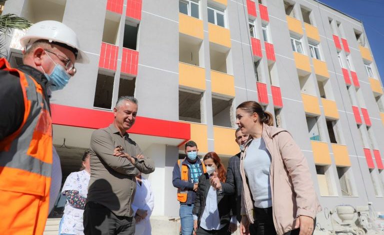 INSPEKTON PEDIATRINË E ELBASANIT/ Manastirliu: Pas Durrësit, një tjetër shërbim me standardet më të mira për fëmijët