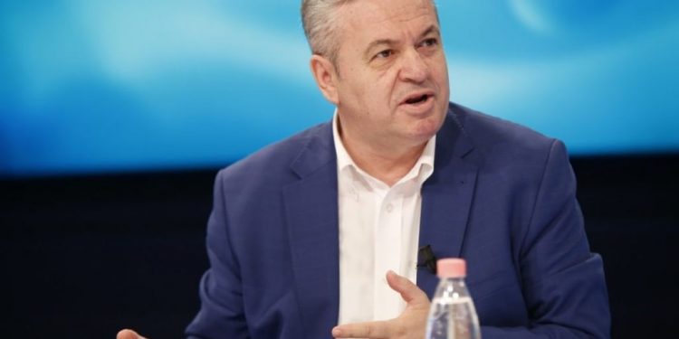 KUNDËR VETTINGUT TË POLITIKANËVE/ Murrizi: Është një tallje, shashkë, pazar i Bashës që të trembë Berishën
