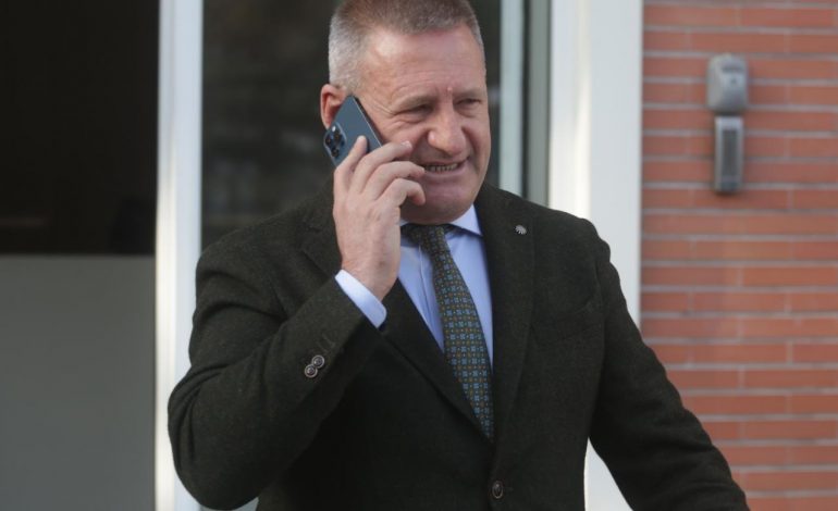 “PLAS” EDHE TEK PDK/ Sekretari i partisë kërkon shkarkimin e Nard Ndokës