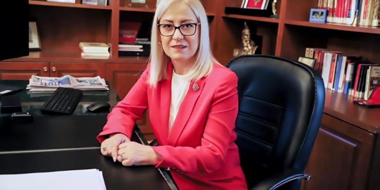 “DITA E BASHKIMIT TË GJERMANISË”/ Nikolla uron Presidentin e Bundestagut: Rënia e Murit të Berlinit, lajmëroi…