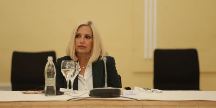 U DIAGNOSTIKUA ME KANCER/ Ndahet nga jeta në moshë të re politikania e njohur greke