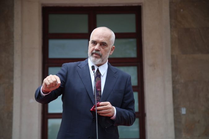 “SKAVICA DO NDËRTOHET BRENDA KËTIJ MANDATI”/ Rama: Mos na krahasoni me Francën sepse ajo e ka me buton