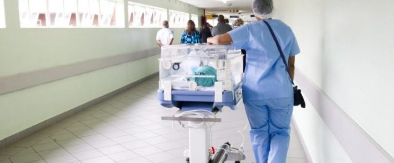 E PREKUR NGA COVID-19/ Pas lindjes së parakohshme ndërron jetë nëna 24-vjeçare, ishte dërguar për trajtim në Turqi