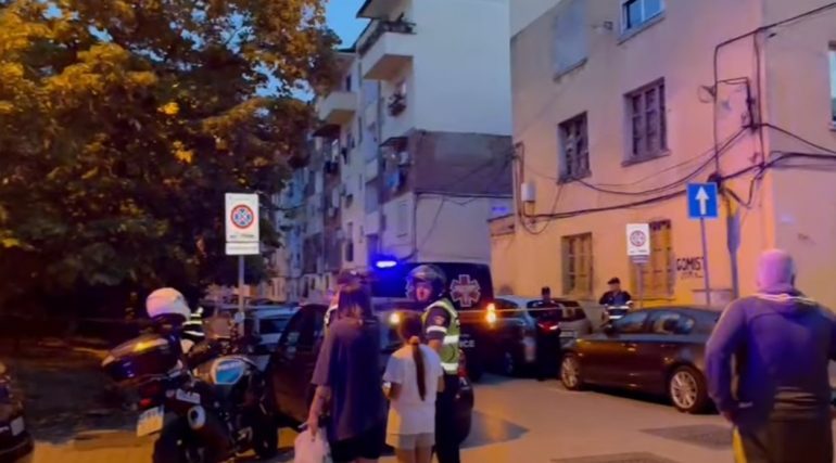 VRASJA E VETËVRASJA NË TIRANË/ Nga plagosja te hedhja nga pallati, si humbën jetën në pak minuta ganezja dhe shqiptari