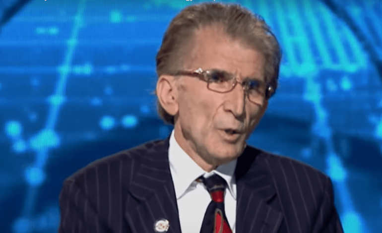 “MË VJEN TURP…”/ Profesori bën deklaratën: Politikanët shqiptar më kanë kërkuar ndihmë për t’i hequr nga “NON GRATA”
