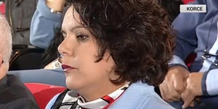 “FOLTORJA” NË KORÇË/ Deputetja e PD kalon në anën e Berishës: Kthejani forcën kësaj partie, jemi keq