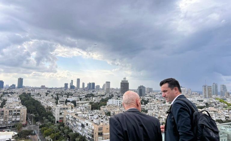 VELIAJ NË IZRAEL/ Takohet me kryebashkiakun e Tel Avivit dhe promovon Tiranën në MuniWorld 2021