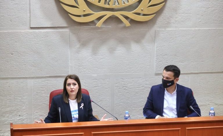 “NUK KA NEVOJË…”/ Manastirliu: 80 pika vaksinimi në Tiranë, të forcojmë zinxhirin e solidaritetit